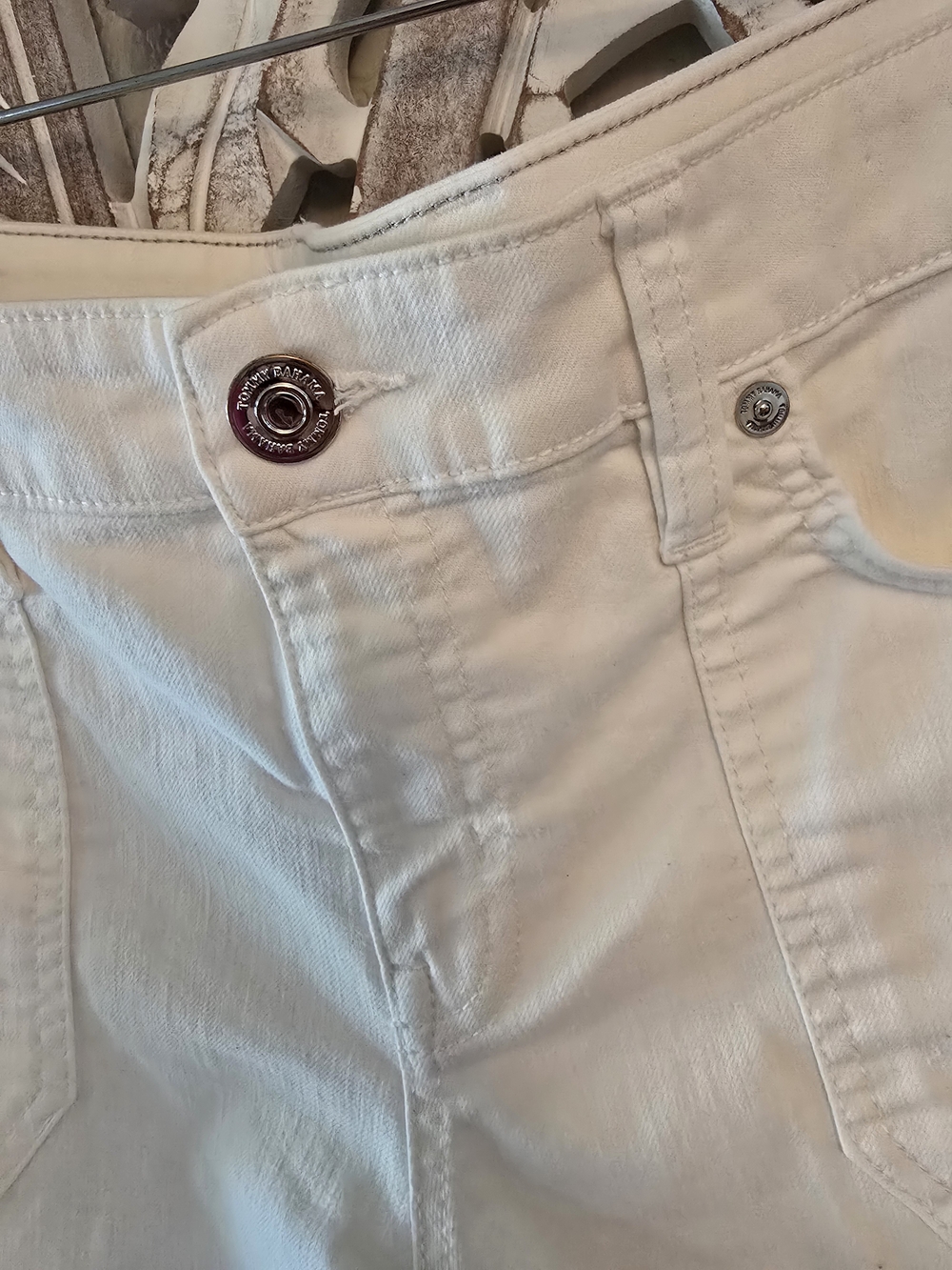 Tommy Bahama Women's Ella Twill Denim White Stretch Shorts 6 Frayed Hem - Picture 5 of 9